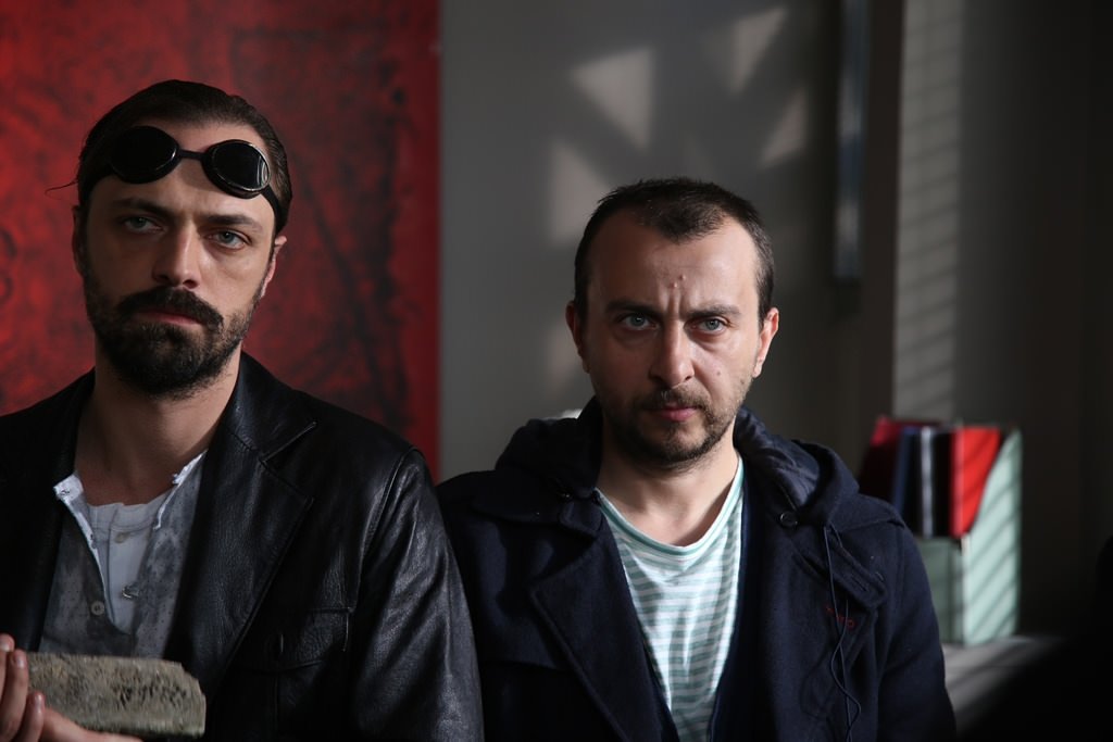 Tek lafıyla uçak düşürdü! 4. bölüm fotogalerisi