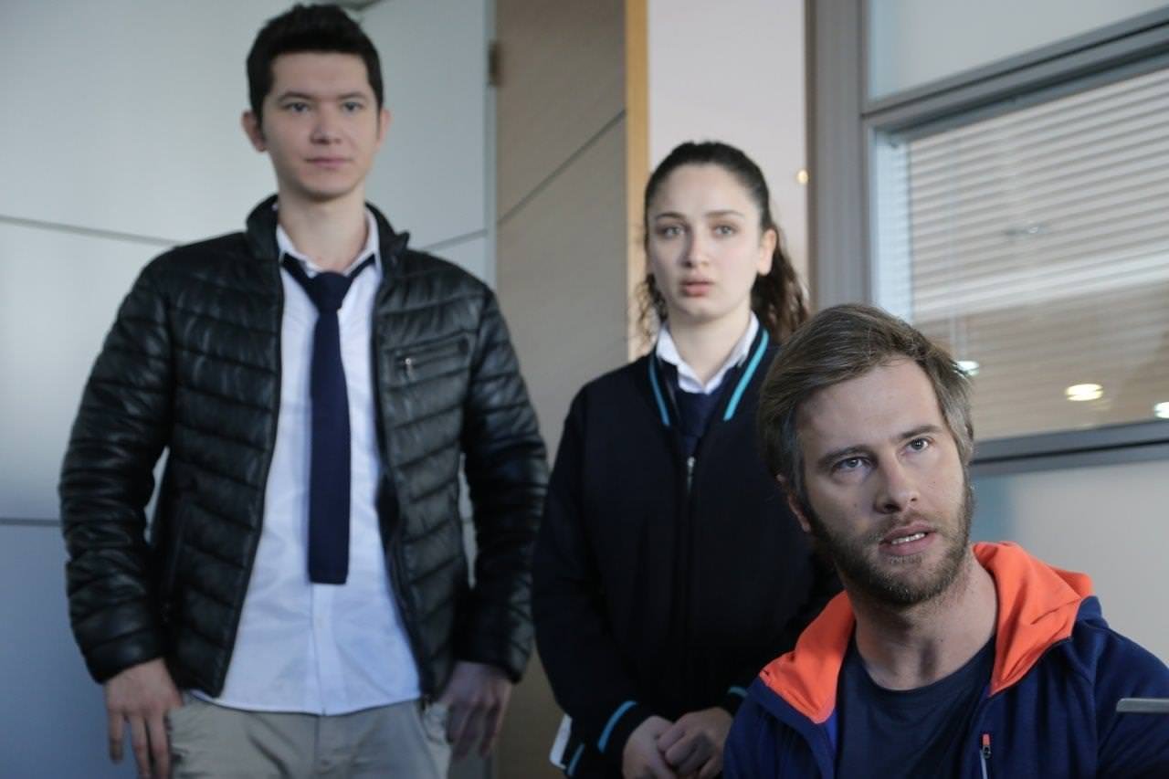 100 karede 100 bölüm