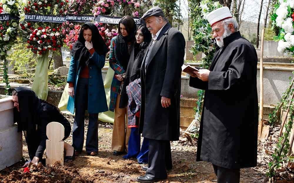 Feride'nin en büyük acısı... 107. Bölüm fotogaleri