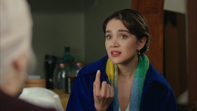 Leyla, Azam’a laz böreği yapıyor