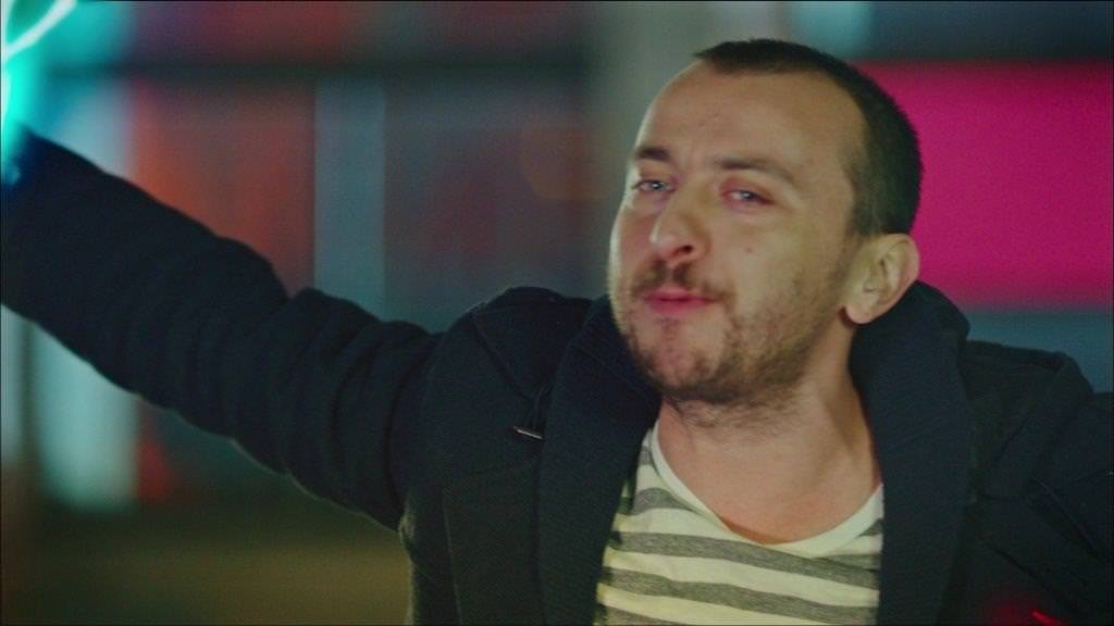 Mutlu Ol Yeter 1. Bölüm replik galerisi