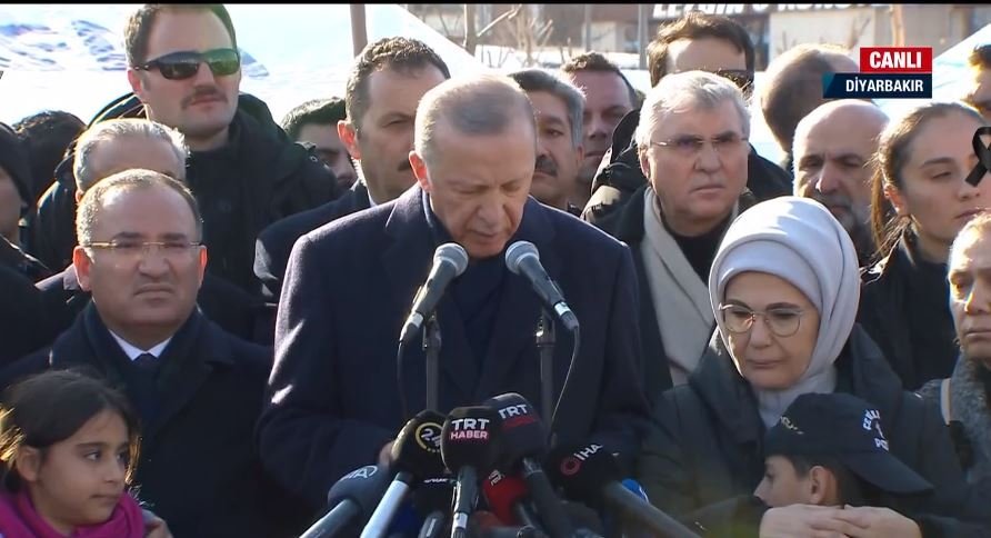 Üniversiteler online eğitime geçiyor