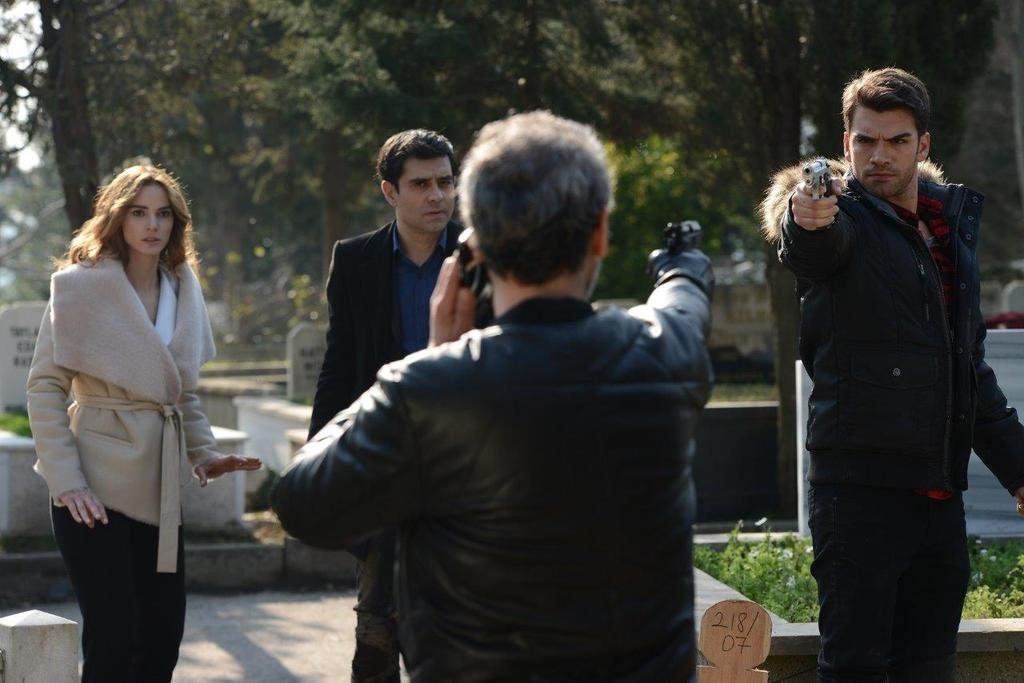 Son karar Elif’in! 17.bölüm foto galeri