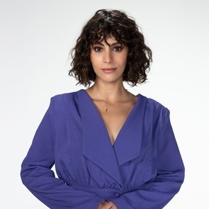 Bir Küçük Gün Işığı | Kadro | Dila