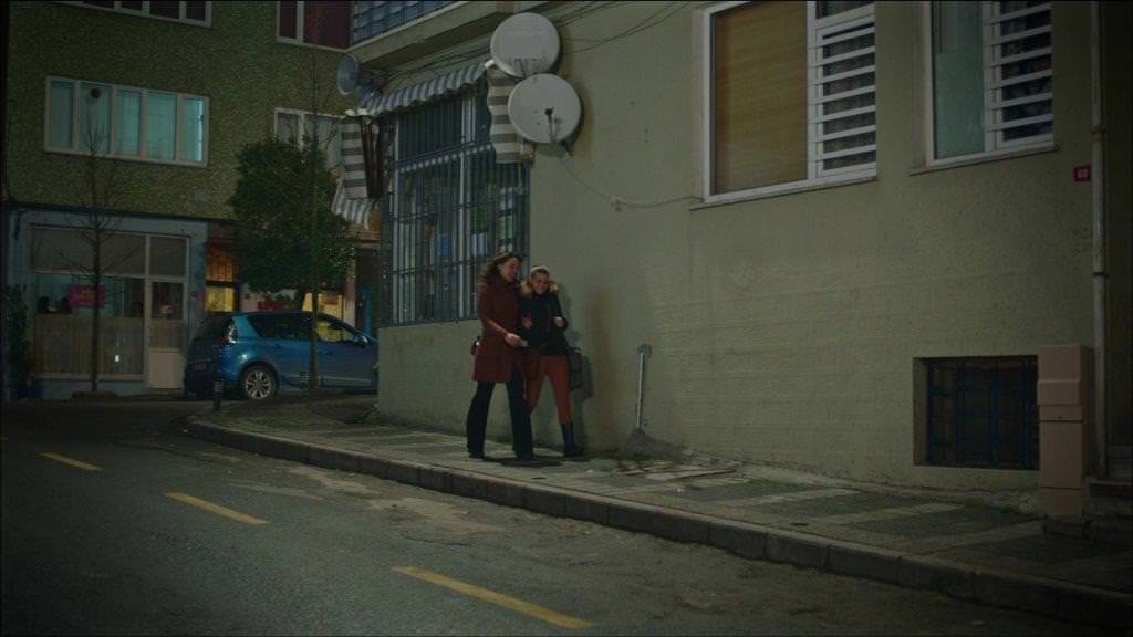 Mutlu Ol Yeter 1. Bölüm replik galerisi