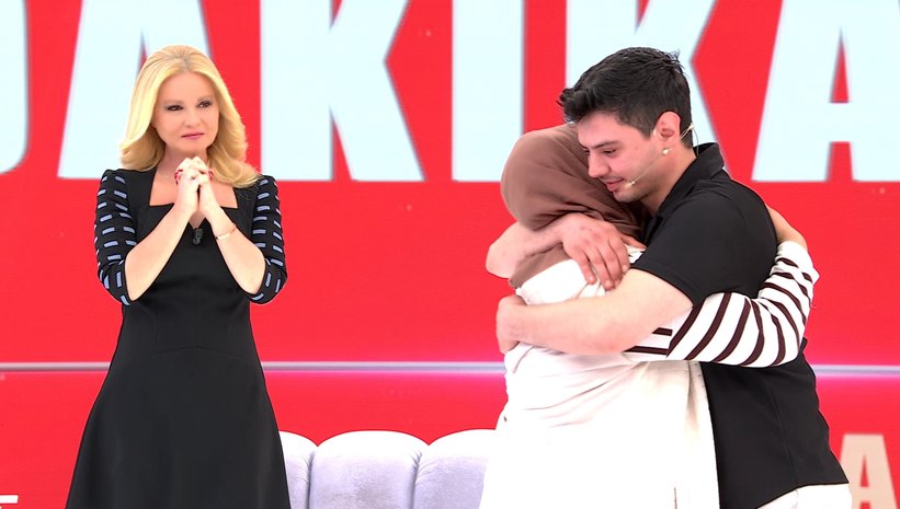 muge-anli-ile-tatli-sert