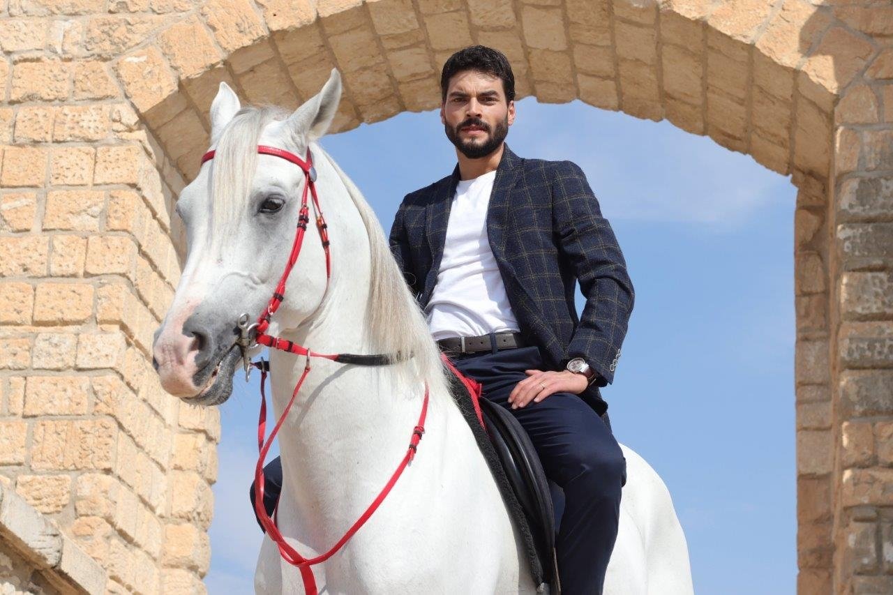 100 karede Hercai