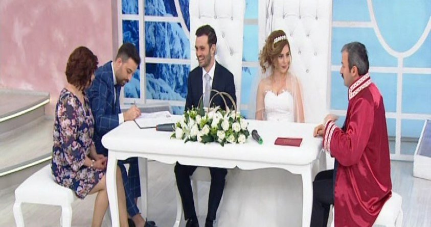 Esra Erol'da bir mutluluğa daha imza atıldı