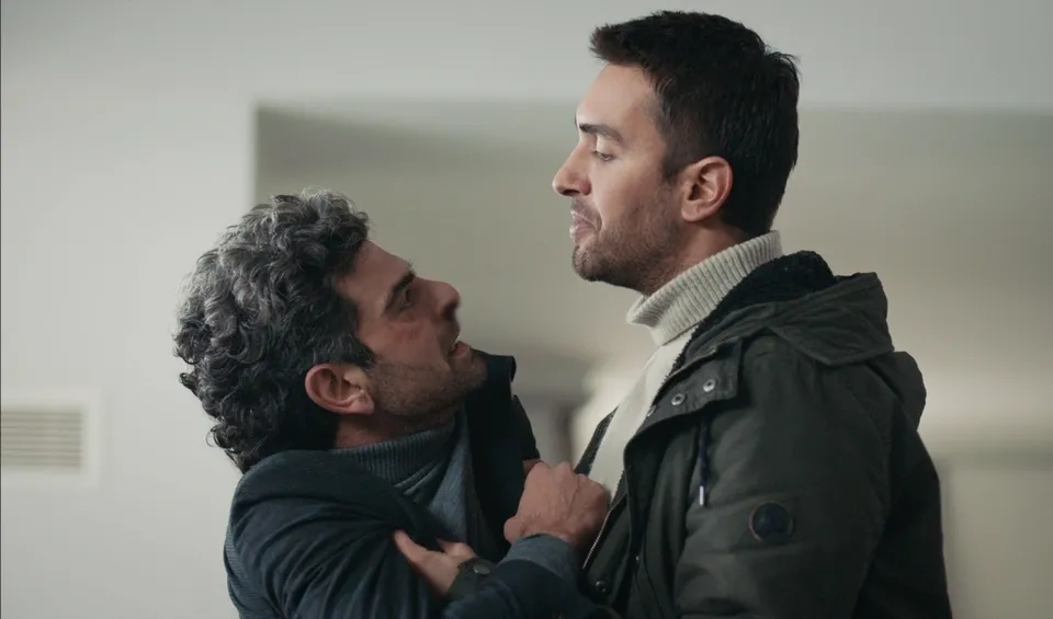 Tahir, Vedat’ı dövüyor!