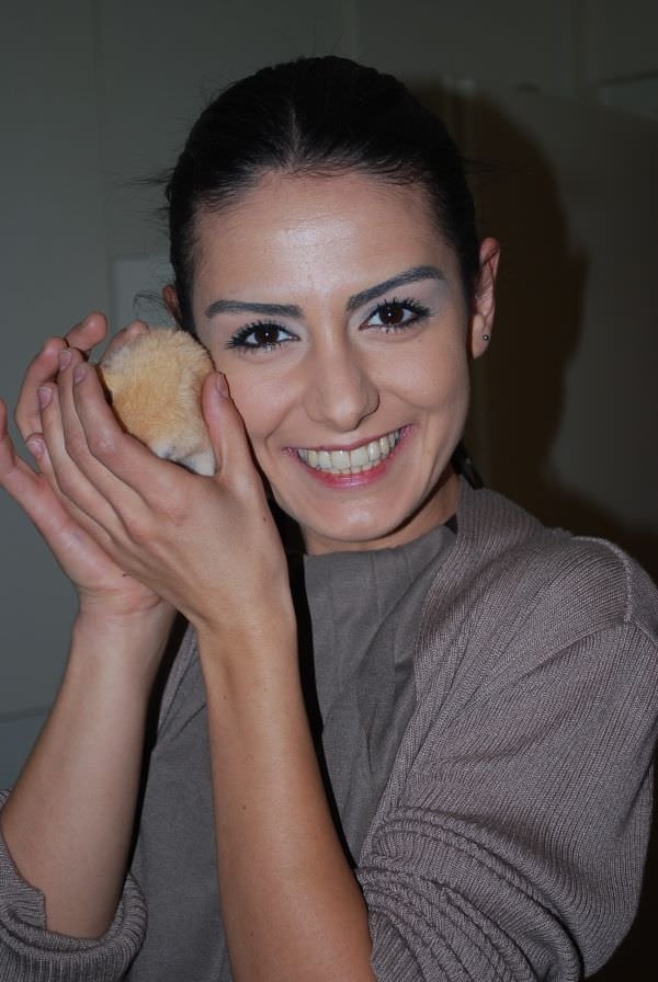 Özlem Yılmaz fotoğrafları