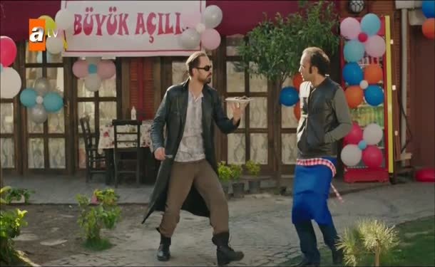 Babür, köftelerini kimseye yediremiyor