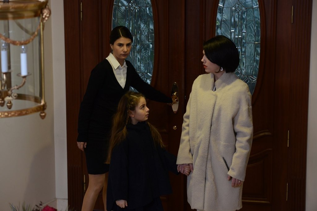 Leyla’dan büyük itiraf!.. 18. bölüm fotogaleri