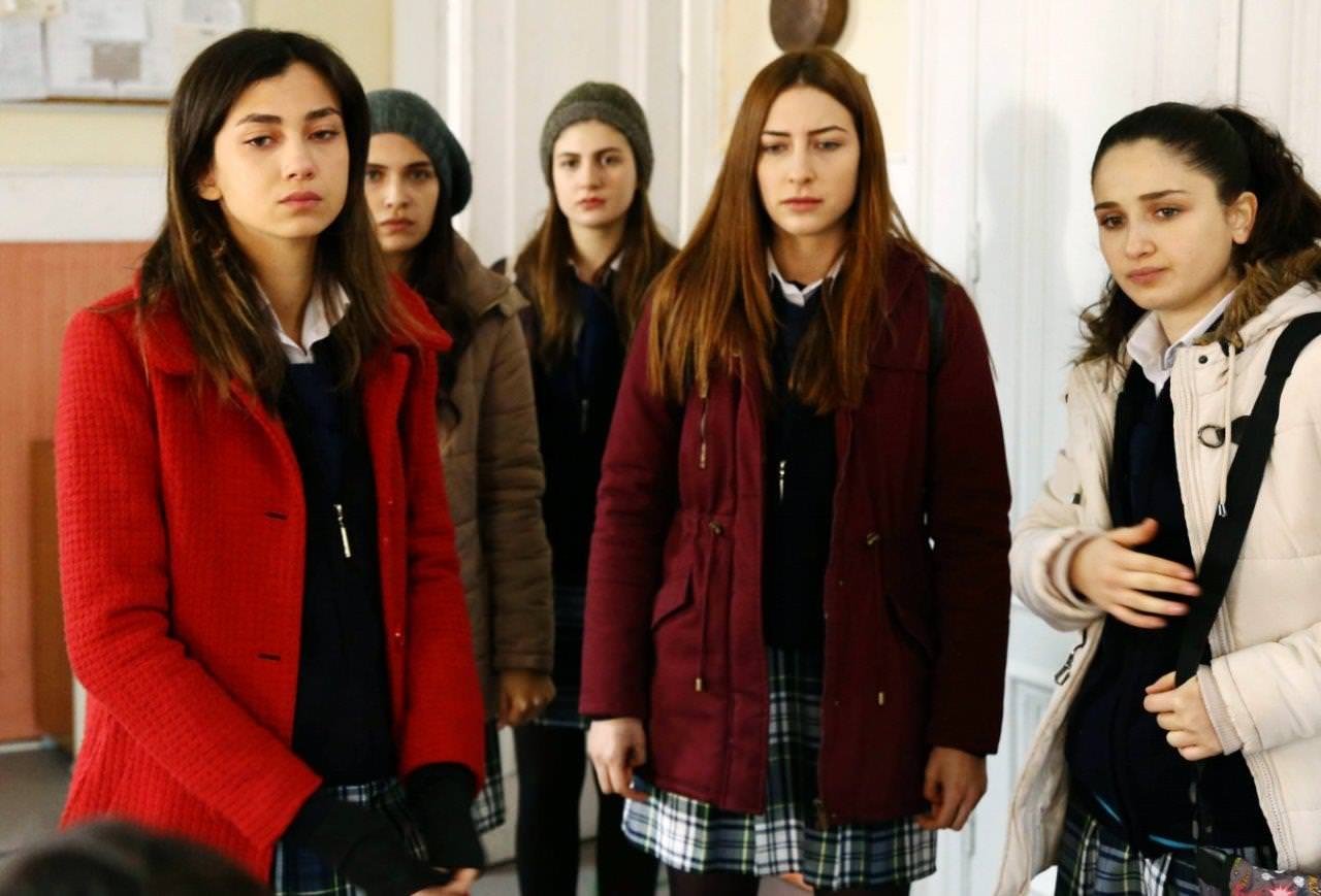 100 karede 100 bölüm