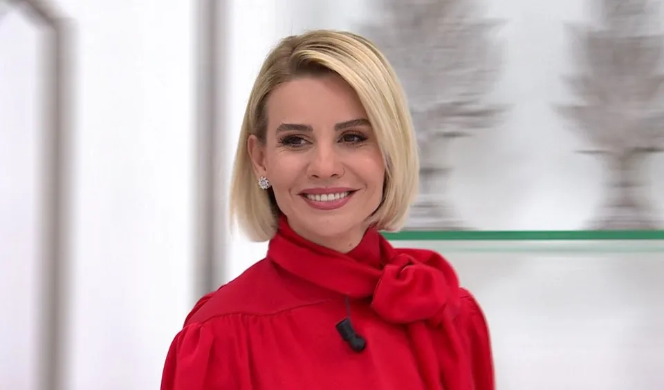 Esra Erol’da