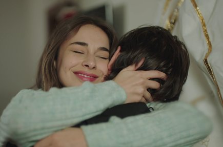 Rüzgar’ın Nisan’a gelinlik sürprizi!