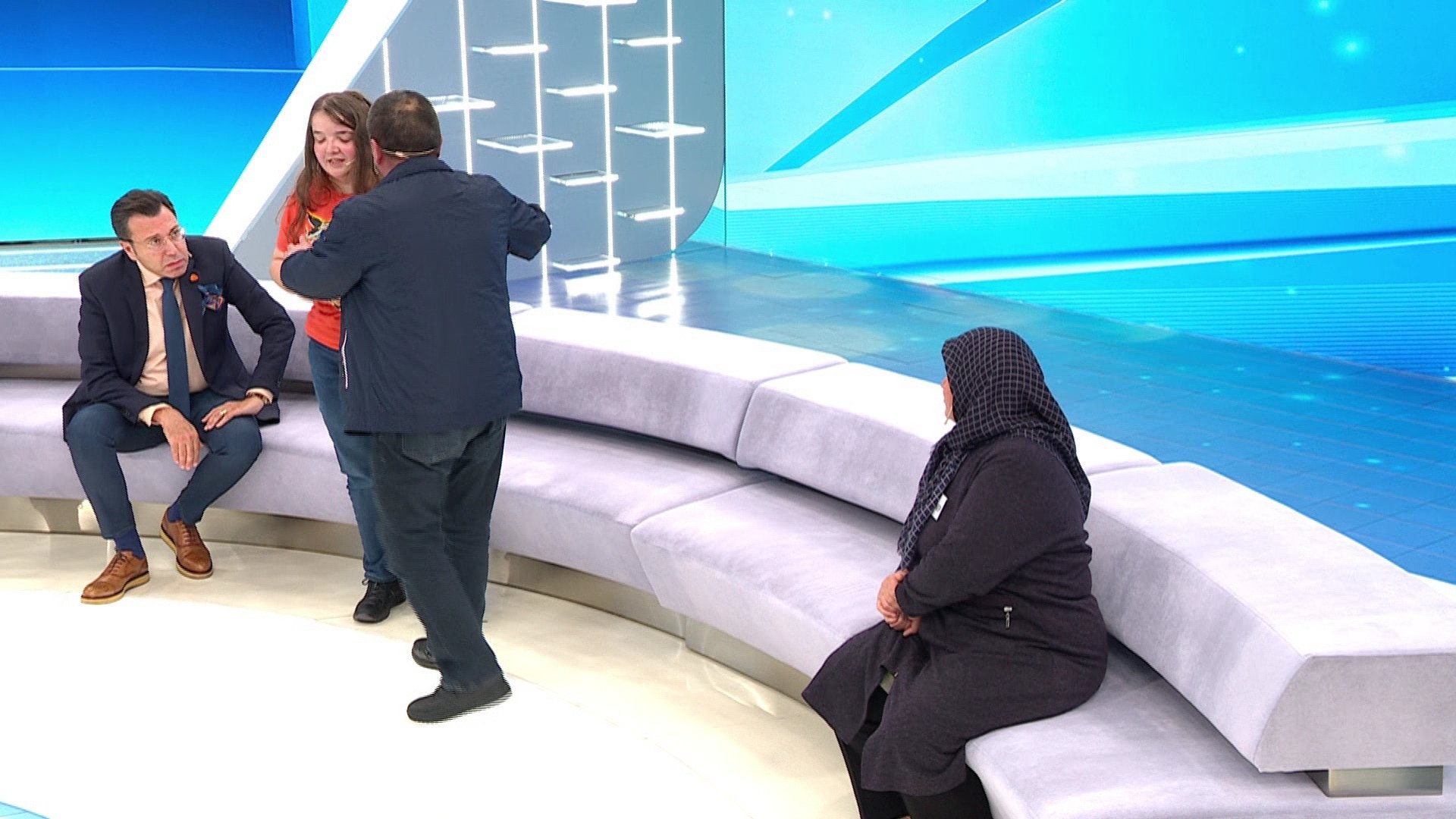 Böyle açıklama görülmedi. "Çok dersim var bitiremem, evleneceğim"  diyen Şahinde Karakılıç evine dönecek mi?