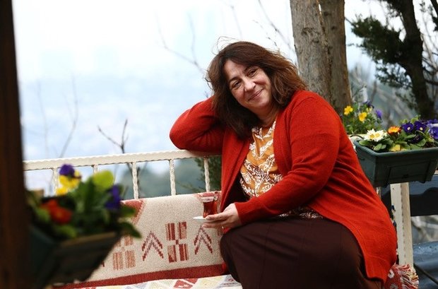 binnur kaya