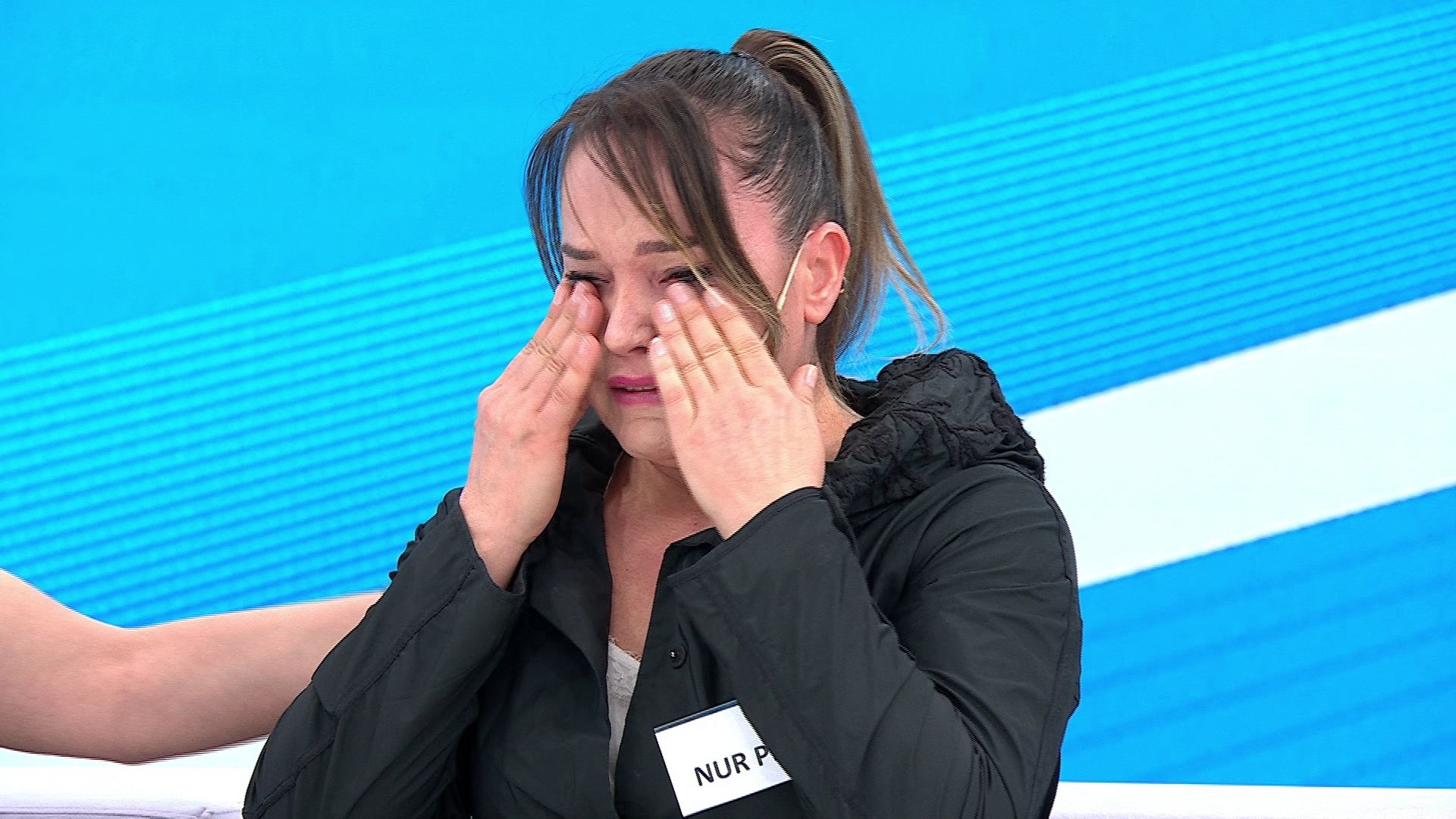 Hem aldatıldı hem dolandırıldı! 