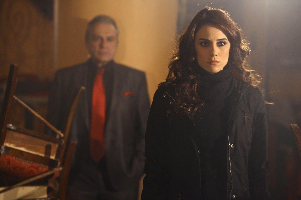 100 karede Ezel efsanesi