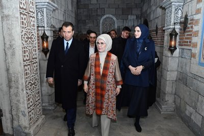 Emine Erdoğan "Kuruluş Orhan" setinde!