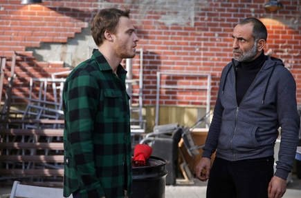 Bu Şehir Arkandan Gelecek