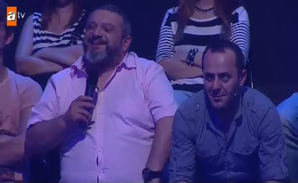 Gülen Adam gülmekten kırdı geçirdi!