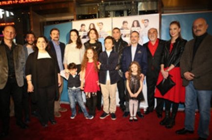 Aile İşi'nin ilk bölümünü tüm ekip birarada izledi!