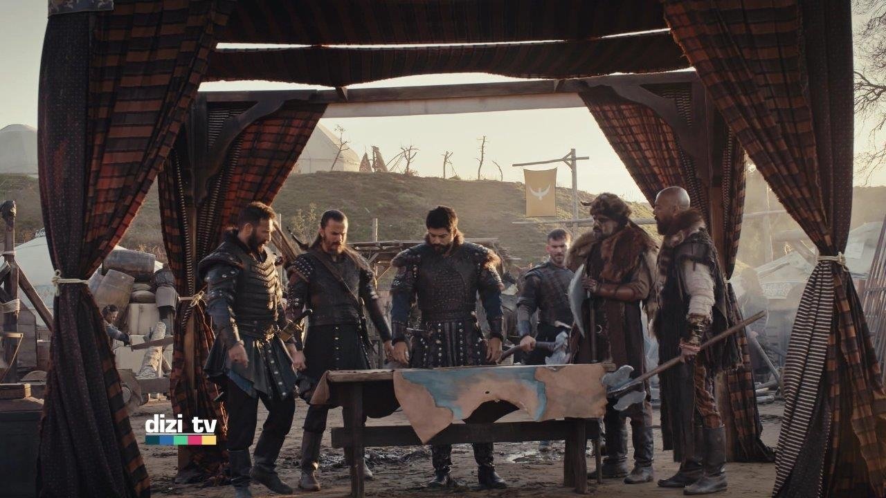  Kuruluş Osman’ın oyuncularıyla kostüm ve aksesuarlar üzerine sohbet