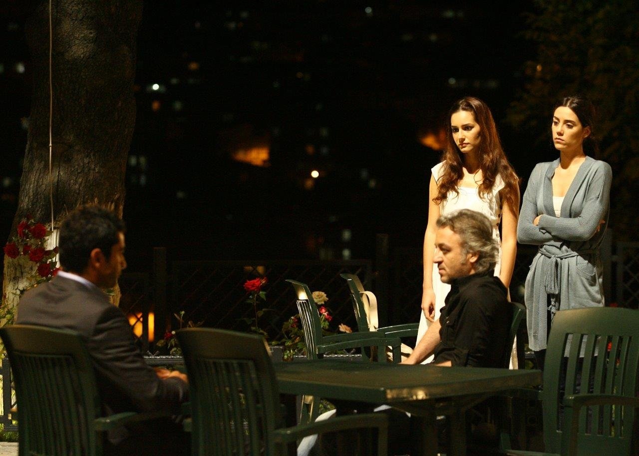 100 karede Ezel efsanesi