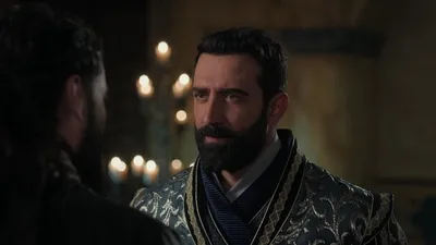 Bir sultan kimsenin önünde eğilmez!