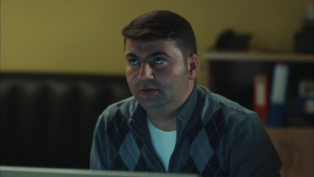 Detaylarda Kara Para Aşk