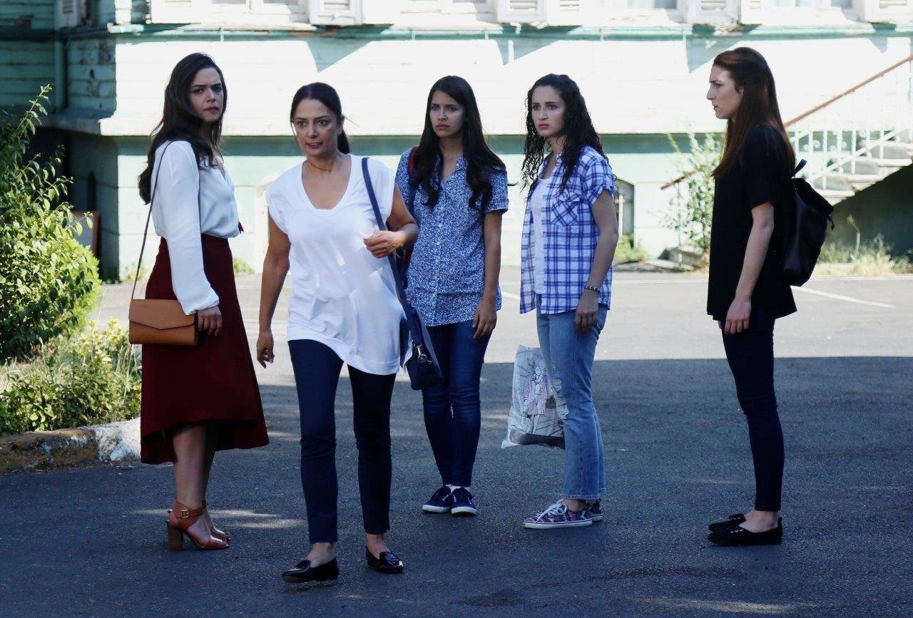 100 karede 100 bölüm