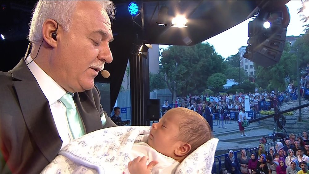 nihat-hatipoglu-ile-iftar