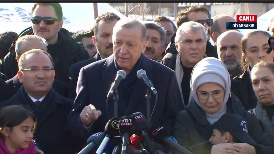 Üniversiteler online eğitime geçiyor