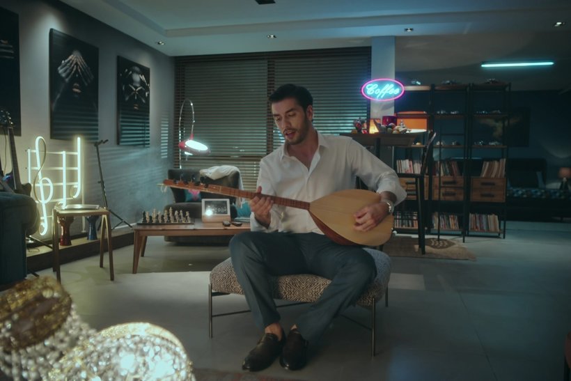 Aras Aydın’dan izleyiciyi ağlatan şarkı!