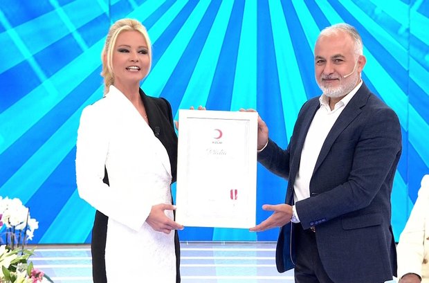 Kızılay'dan Müge Anlı'ya en anlamlı ödül