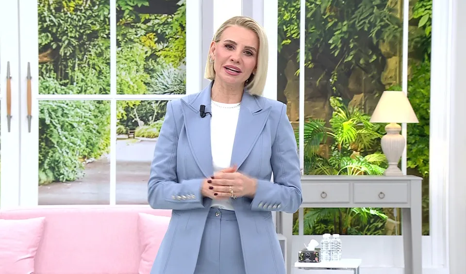 Esra Erol’da