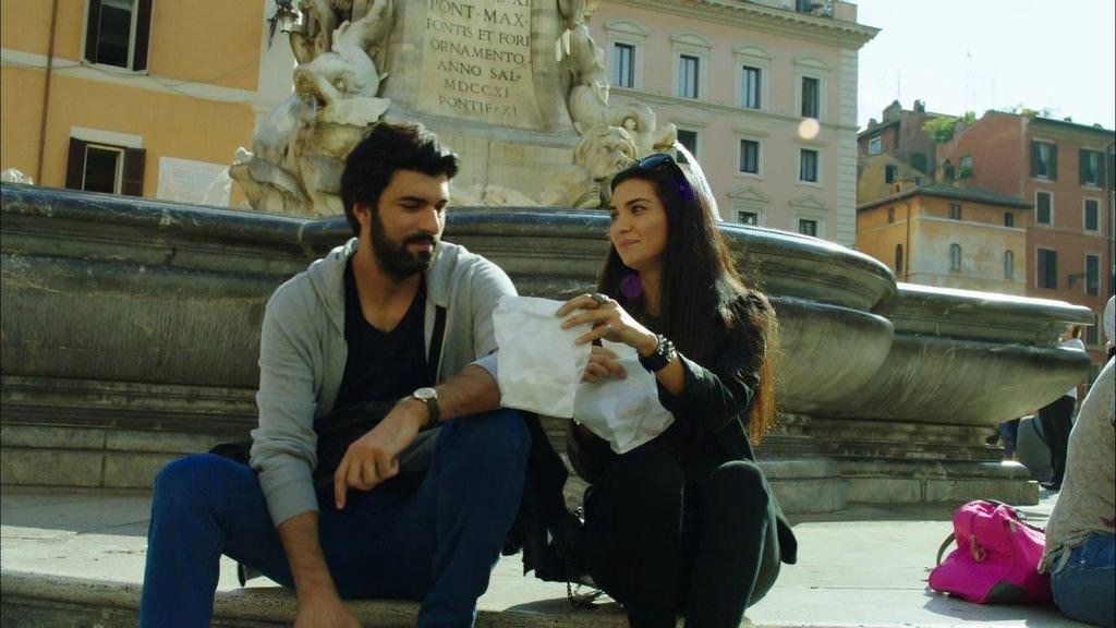 Detaylarda Kara Para Aşk