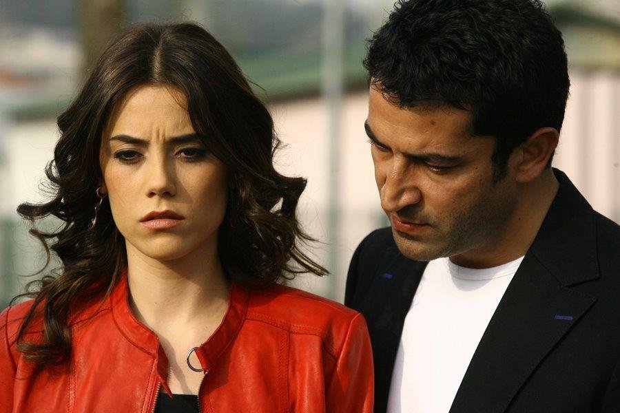 100 karede Ezel efsanesi