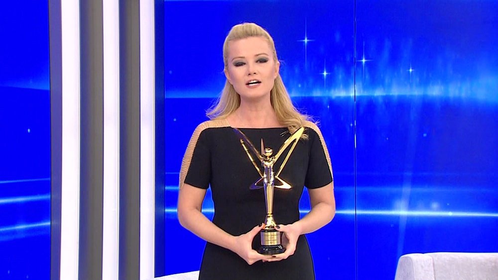 muge-anli-ile-tatli-sert