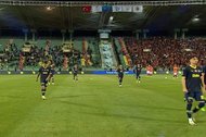 Fenerbahçe sahadan çekildi!