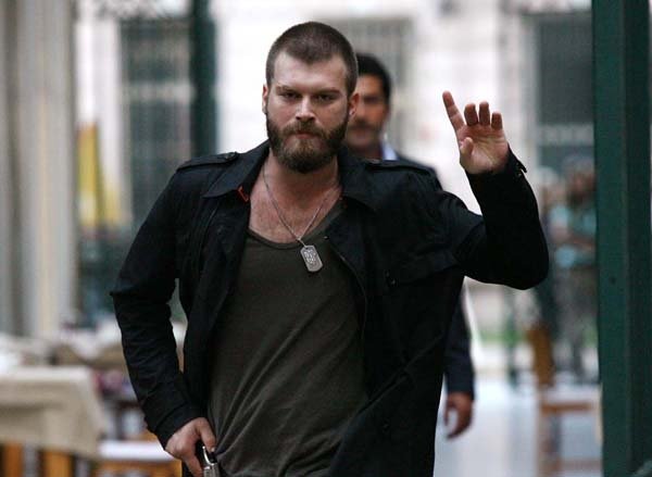 Sekiz (Kıvanç Tatlıtuğ)