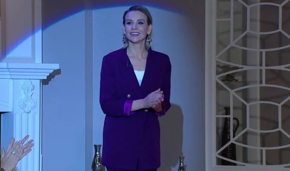 Esra Erol’da