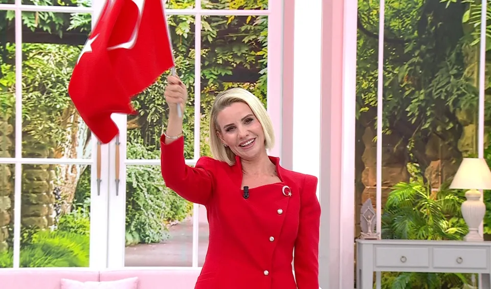 Esra Erol’da
