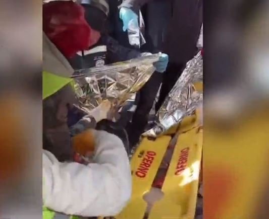 Genç öğretmen 201 saat sonra enkazdan nasıl çıktı? Neler yaşadı?