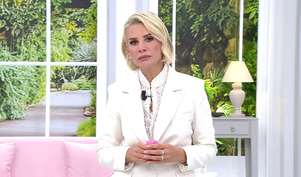 Esra Erol’da