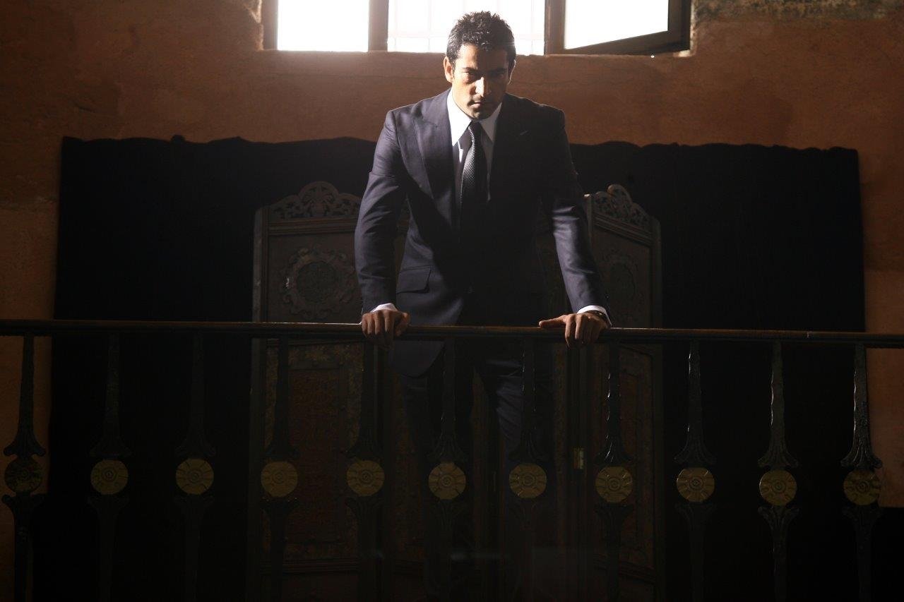 100 karede Ezel efsanesi