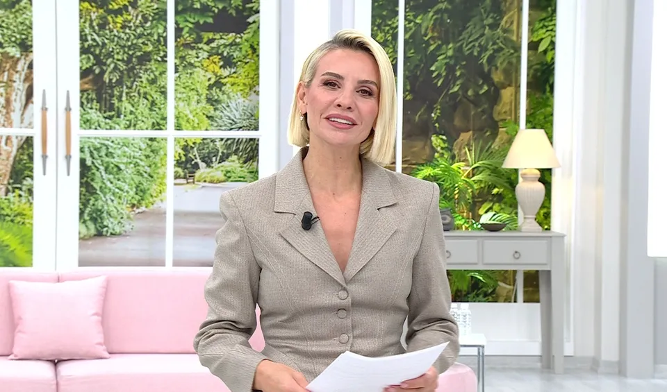 Esra Erol’da