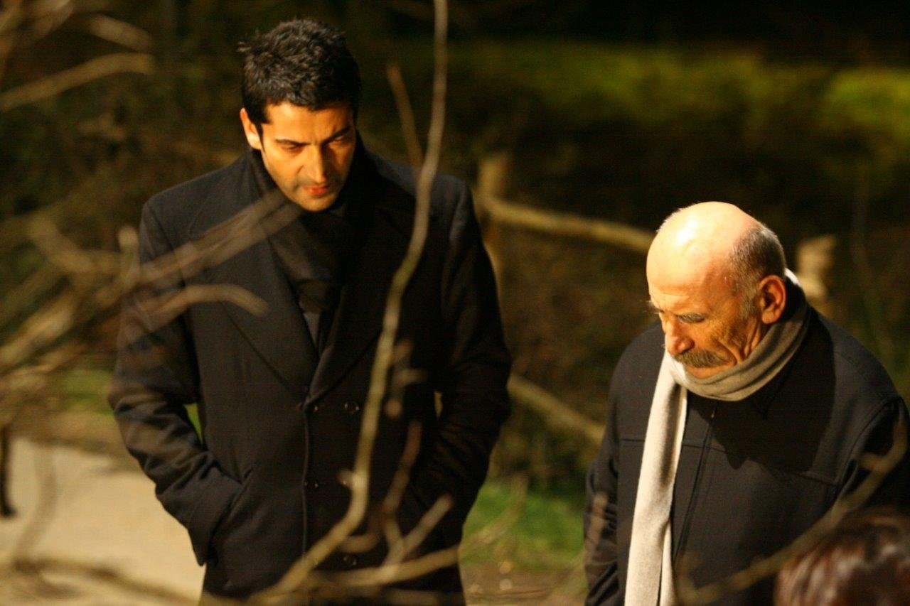 100 karede Ezel efsanesi