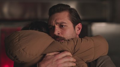 Baba oğulun ilk kucaklaşması...